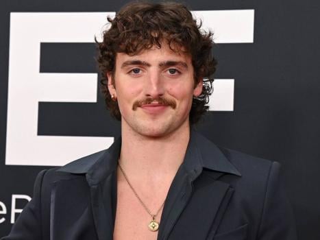 Benson Boone’s twisted take on 'Beez In The Trap' trend by Nicki Minaj: Watch