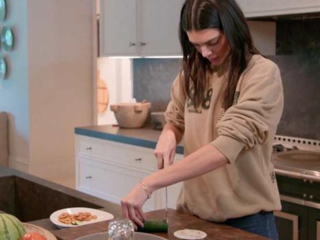 Kendall Jenner finally 'learns' how to cut vegetables: Watch