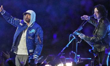 Eminem, Jack White deliver high powered Thanksgiving 'NFL' performance