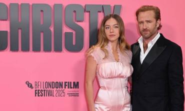 Sydney Sweeney recieves praise from co-star