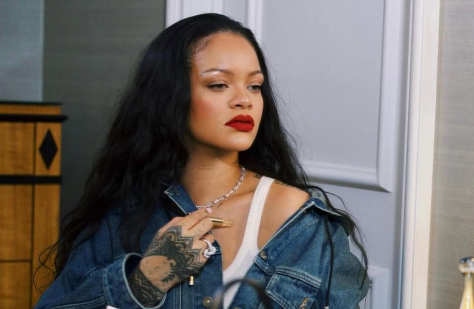 Rihanna claps back at fans asking about R9 delay?