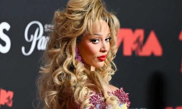 Doja Cat sparks fan frenzy with one word