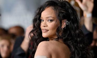Rihanna's latest look divides fans on social media