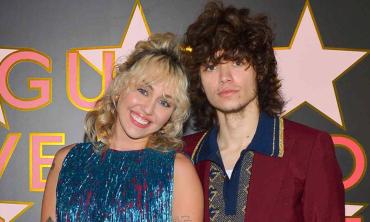 Miley Cyrus dazzles in black amid engagement rumours