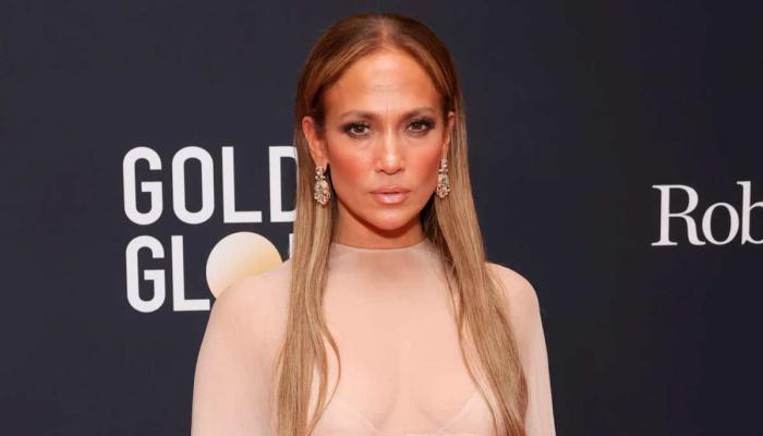 Jennifer Lopez breaks down in tears while accepting major honour