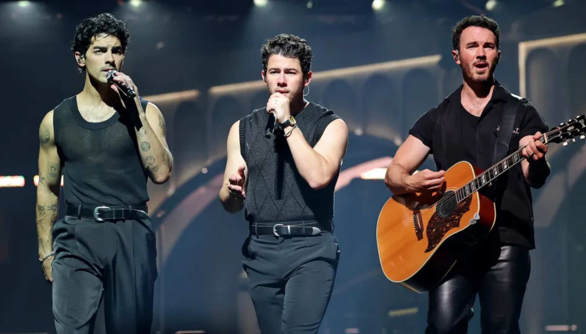 Joe Jonas shuts down debt rumours