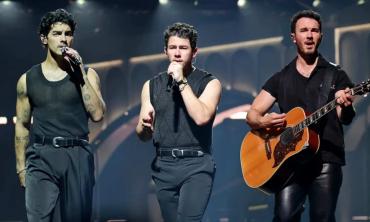 Joe Jonas shuts down debt rumours