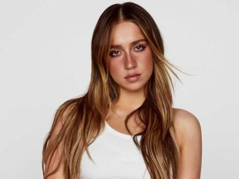 Tate Mcrae gives vulnerable speech about being 'powerhouse'