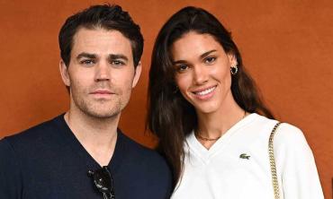 'Vampire Diaries' star, Paul Wesley enjoys Christmas themed dinner with fiancé