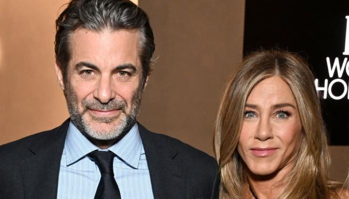 Jennifer Aniston kept things slow with Jim Curtis at first