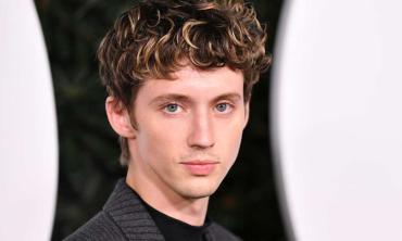 Troye Sivan goes viral for ‘old’ appearance