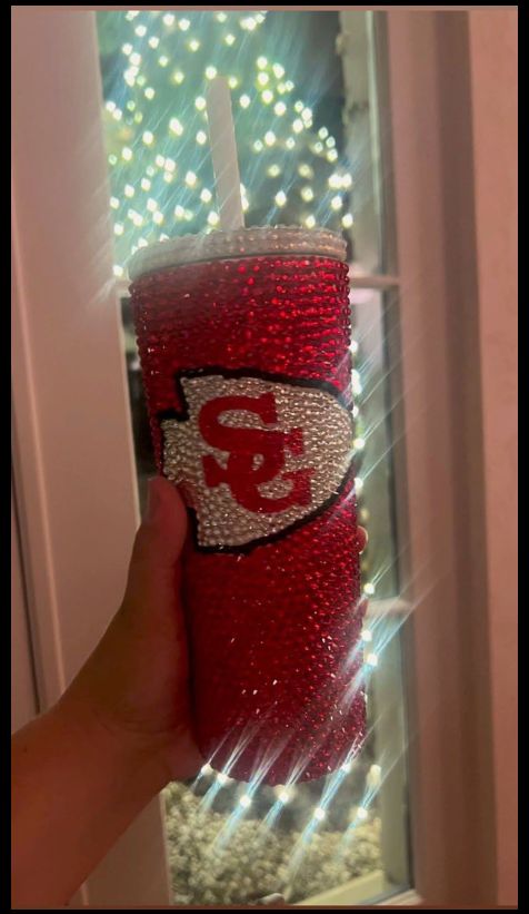 Taylor Swift uniquely honours Selena Gomez after first NFL game outing