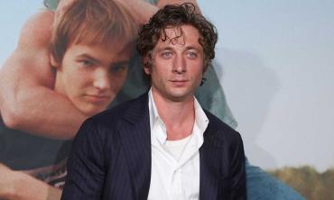 Jeremy Allen White ‘gets nervous’ while discussing rom-coms