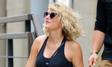 Taylor Swift fans witness shift in singer's nature after engagement