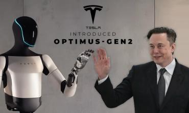 Elon Musk praises robots replacing backup dancers in live show