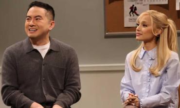 Ariana Grande, Bowen Yang take lighthearted jabs at ‘Wicked’ on ‘SNL’