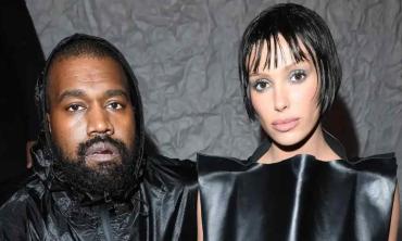 Bianca Censori keeps composure while Kanye West takes over her art debut 