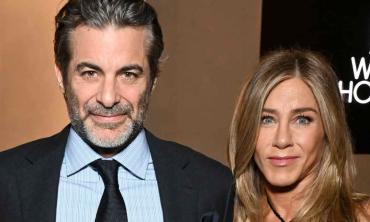 Jennifer Aniston's strategic move to see where Jim Curtis stands