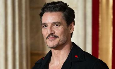 Pedro Pascal sparks fan frenzy with dating rumours