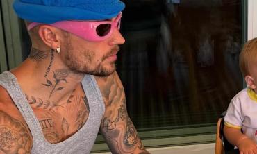 Justin Bieber fans finally get to see Jack Blues during performance