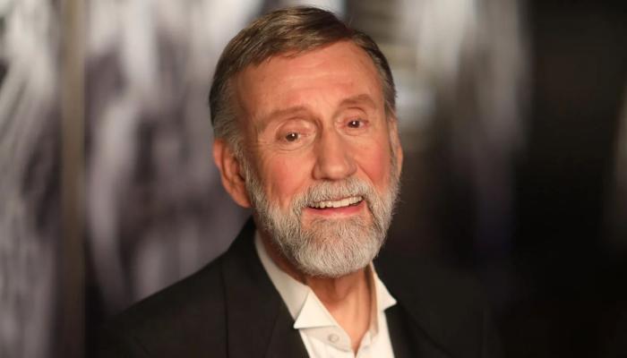 Ray Stevens breaks neck in fall ahead of album release