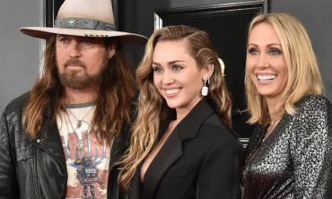 Miley Cyrus’ mom Tish not in favour of reconciliation with singer’s dad