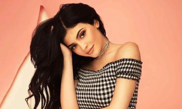 Kylie Jenner turns Coachella into Justin Bieber tribute with bold shirt