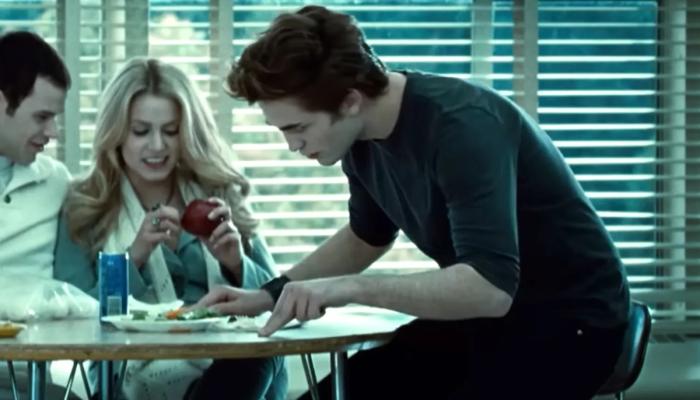 Robert Pattinson discusses ‘strange’ acting choice he made in ‘Twilight’