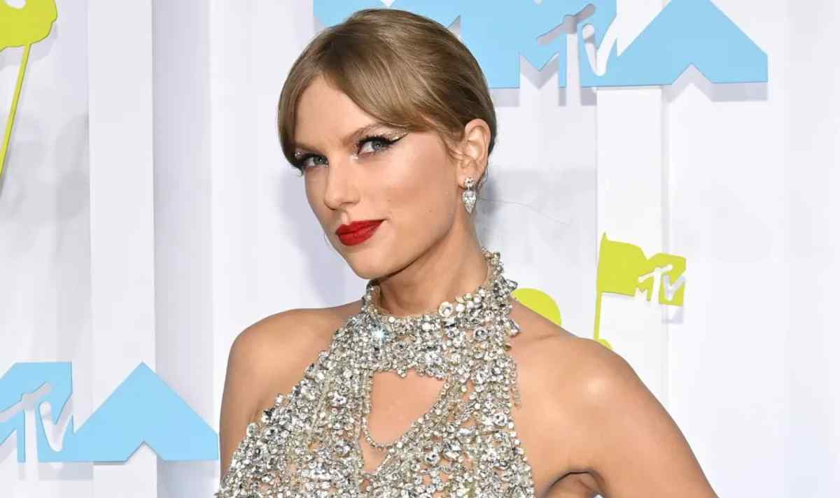 Taylor Swift online mystery sends Swifties into frenzy