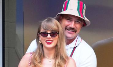 Taylor Swift, Travis Kelce turn up for special night at London theatre