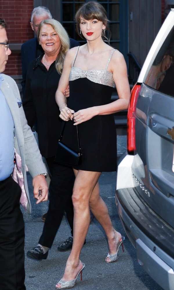 Taylor Swift brings bright red lips back in trend with NYC outing