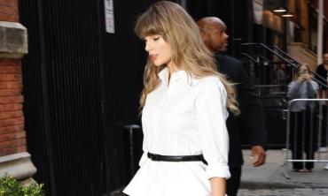 Taylor Swift escalates fan theories with new outing