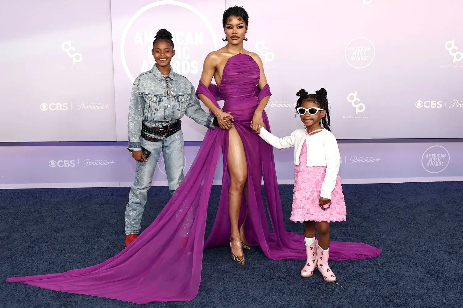 Teyana Taylor with daughters at AMAs 2026