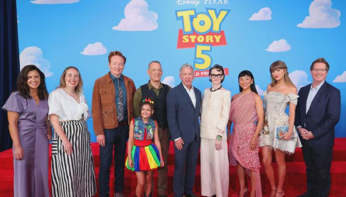 Taylor Swift delivers a touching speech at ‘Toy Story 5’ premiere