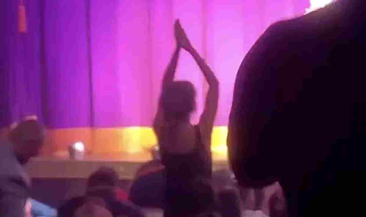 Taylor Swift, Travis Kelce step out for NYC Broadway night