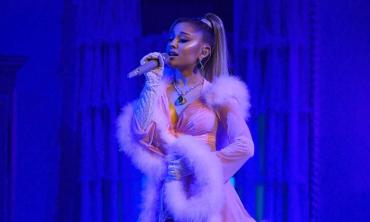 Ariana Grande ends Easter Egg Hunt with biggest reveal amid show