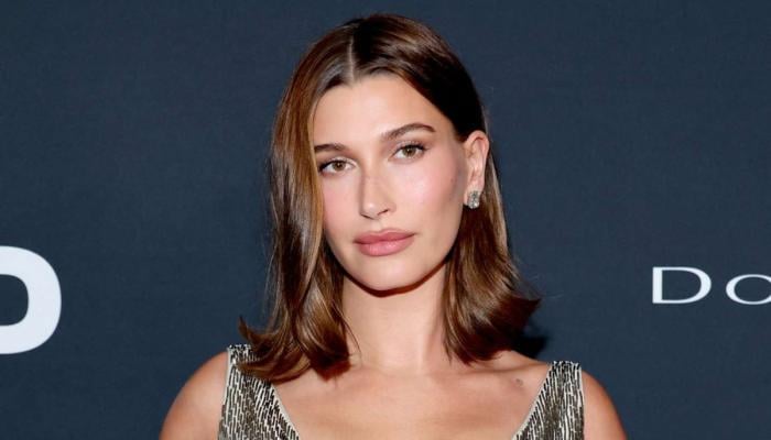 Hailey Bieber poses in 90s-inspired look for major campaign
